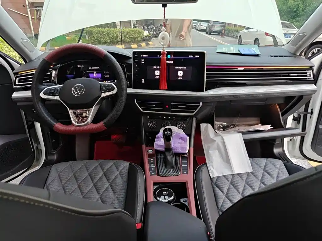 Volkswagen Sagitar 2025