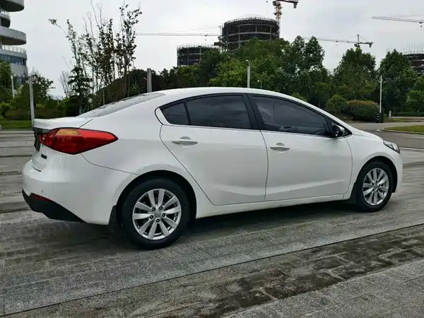Kia K3 2015