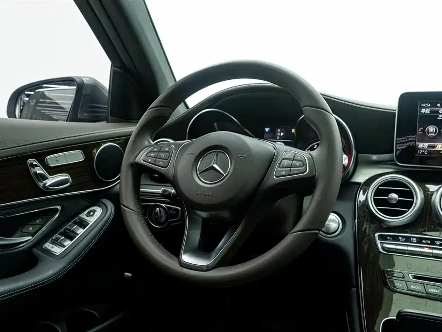 Mercedes-Benz GLC 2018 — фото 22