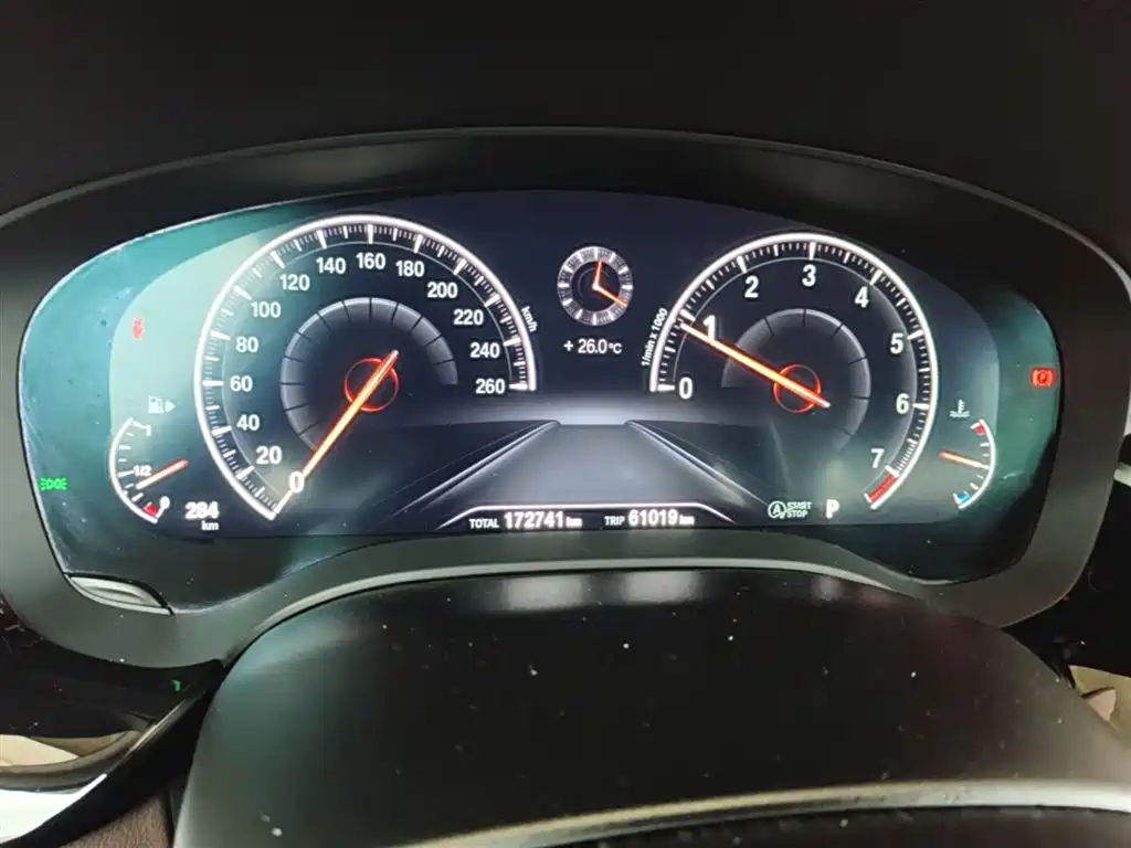 BMW 5 Series 2019 — фото 12