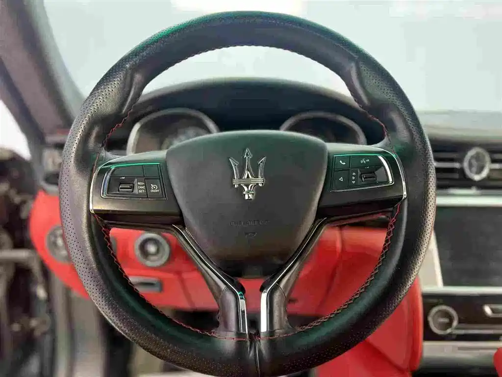 Maserati Quattroporte 2014 — фото 12