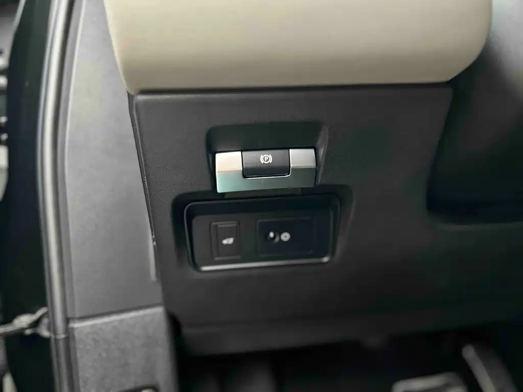 Land Rover Evoque 2022 — фото 21