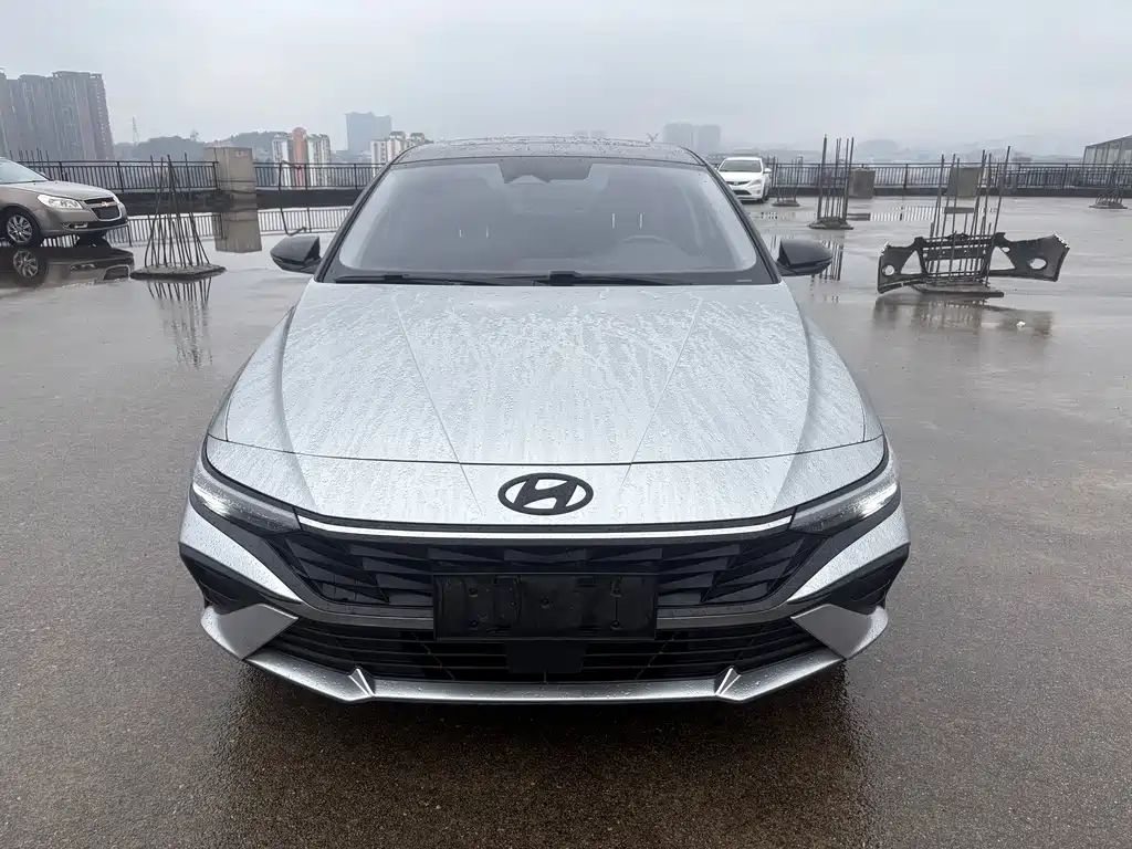 Hyundai Elantra 2024 — фото 2