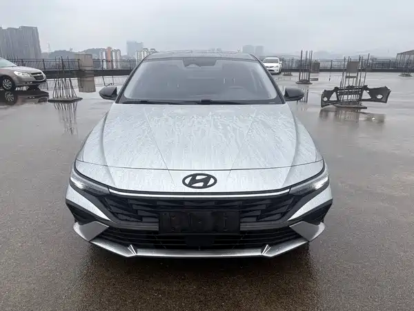 Hyundai Elantra 2023