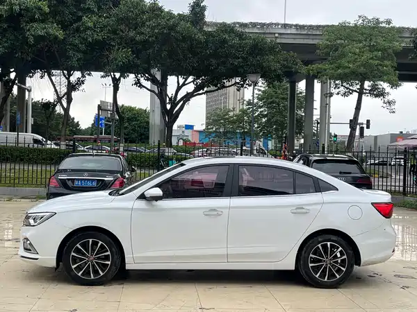 Roewe i5 2020