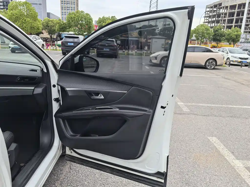 Peugeot 5008 2019 — фото 15