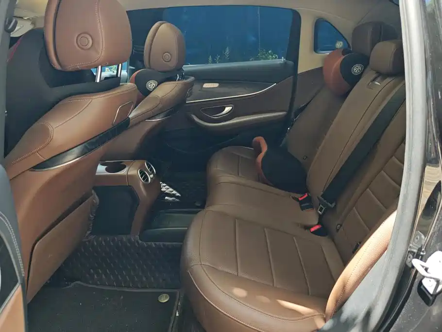 Mercedes-Benz E-Class 2018 — фото 11