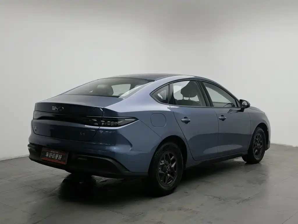 BYD Seal 05 DM-i 2025 — фото 2