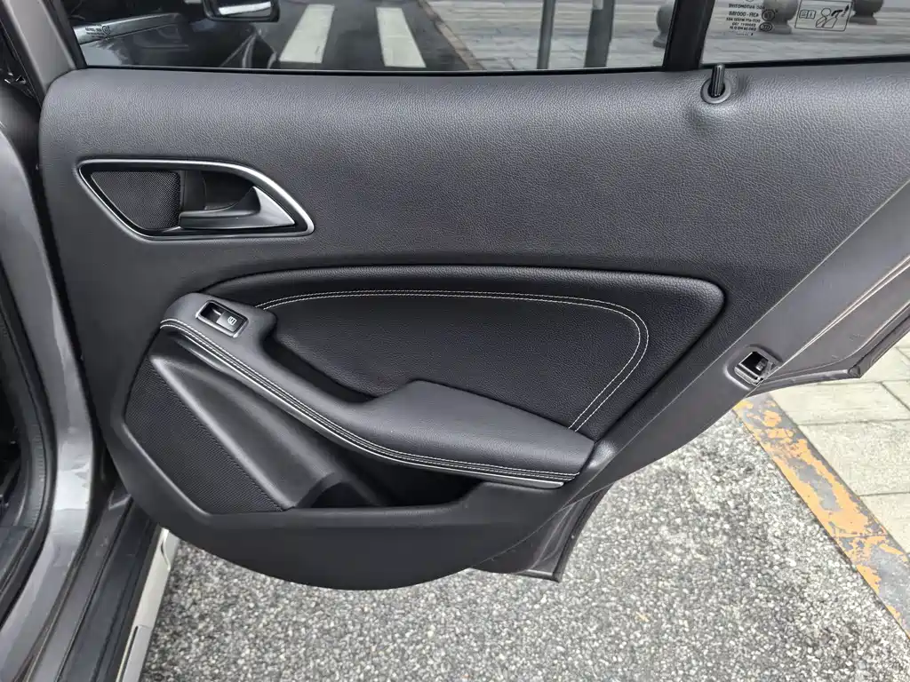 Mercedes-Benz GLA 2015 — фото 11