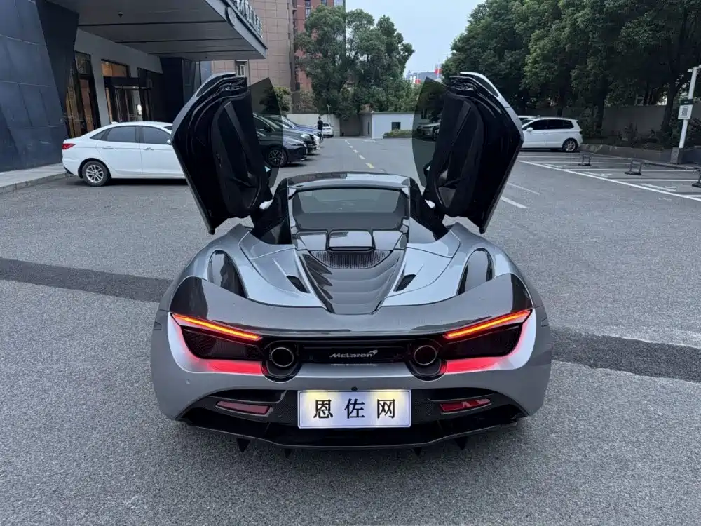 McLaren 720S 2020 — фото 10