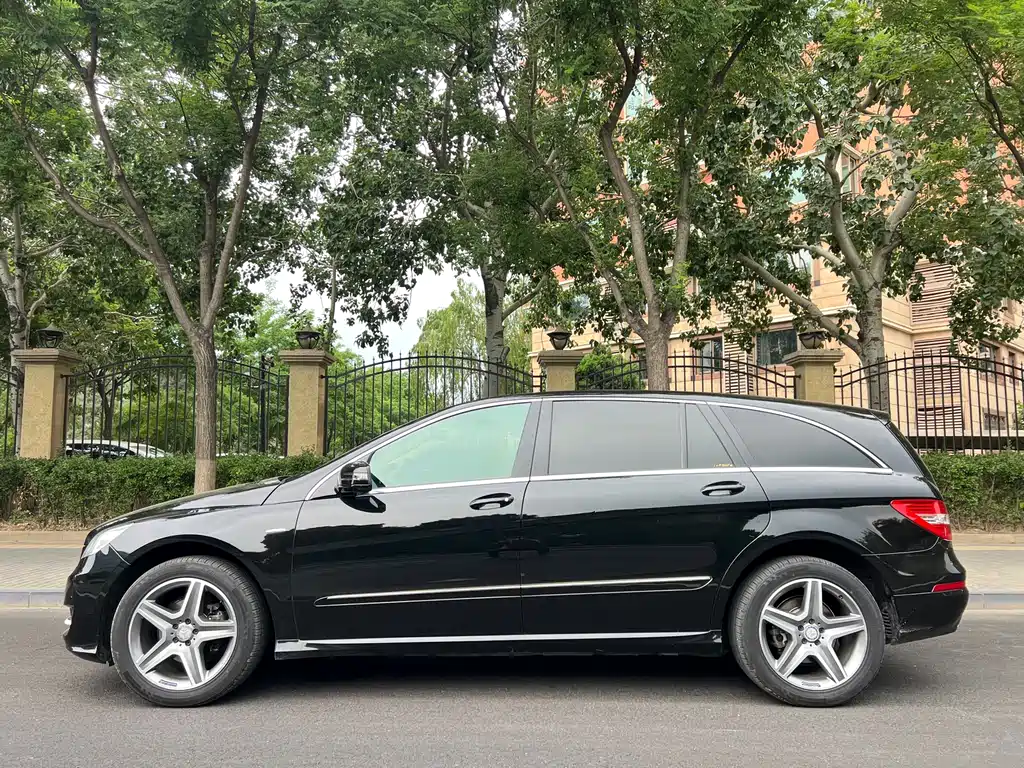 Mercedes-Benz R-Class 2017 — фото 11