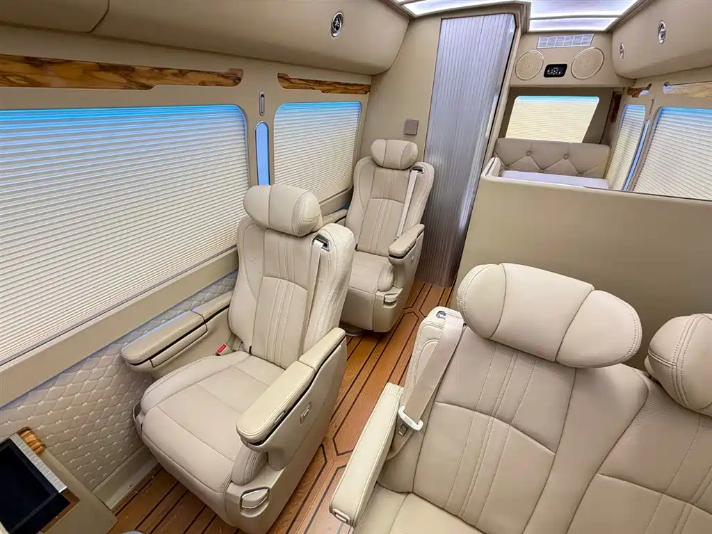 Toyota Coaster 2023 — фото 16