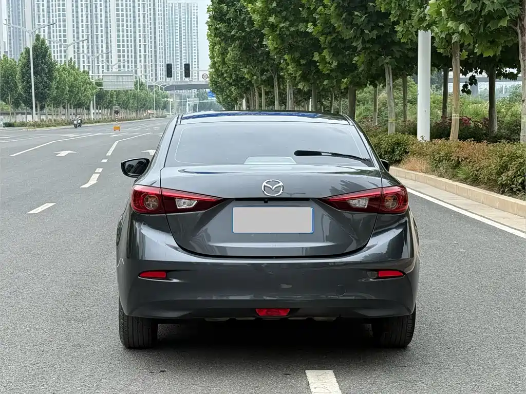 Mazda 3 Axela 2019 — фото 8