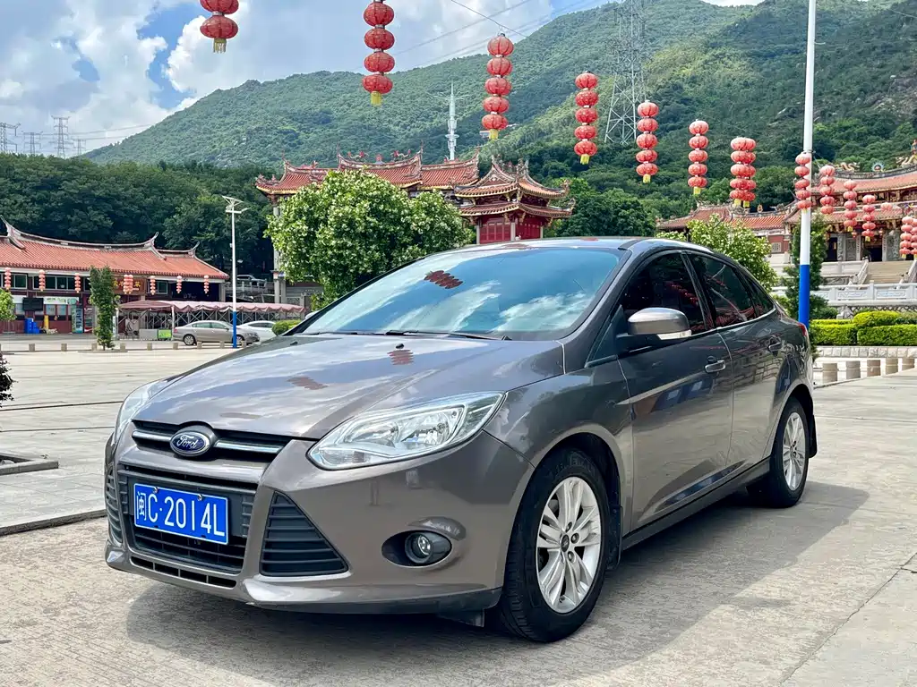 Ford Focus 2015 — фото 1