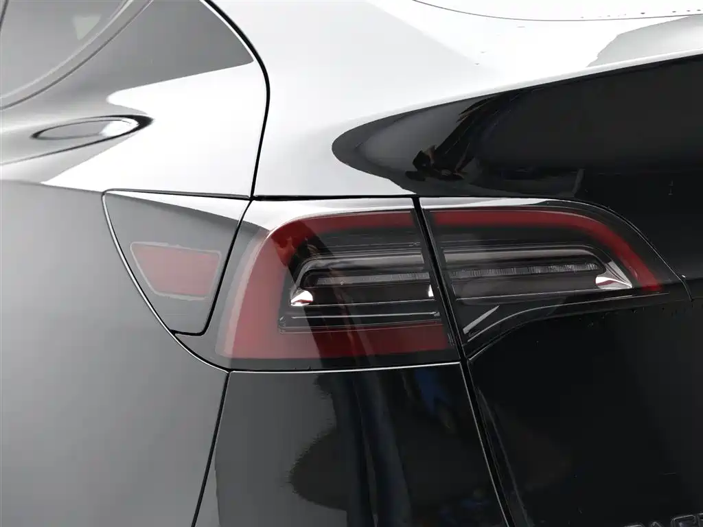 Tesla Model Y 2021 — фото 9