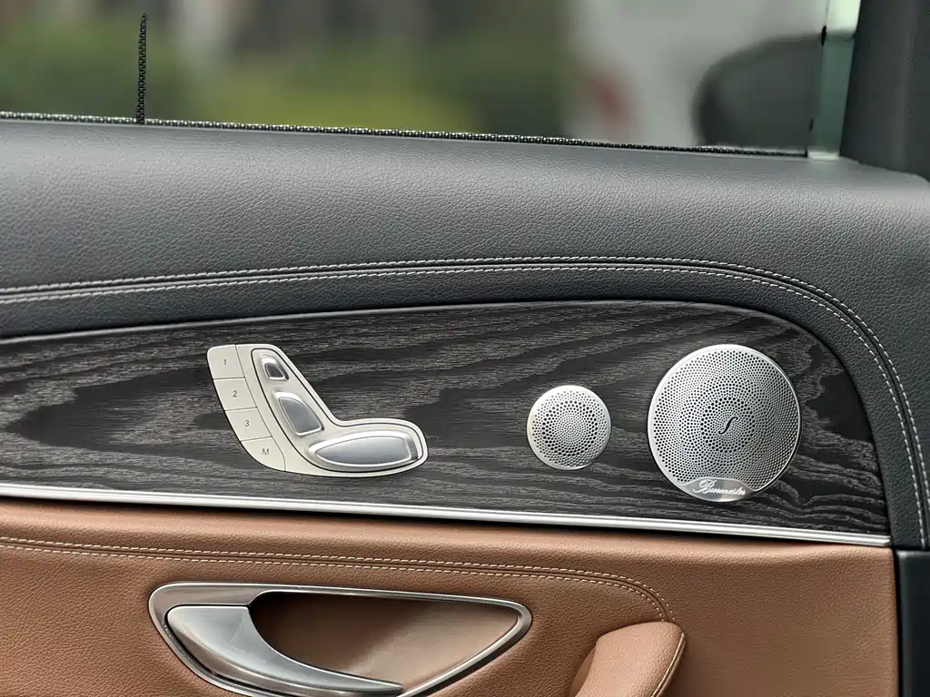 Mercedes-Benz E-Class 2020 — фото 12