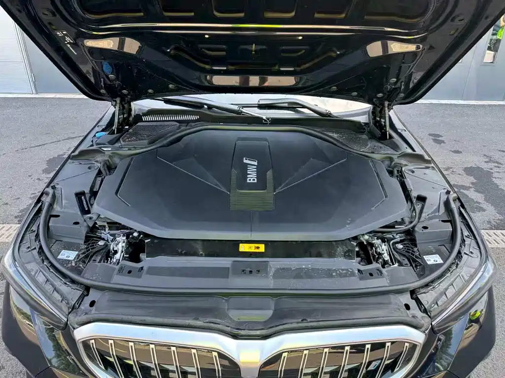 BMW i5 2025 — фото 8