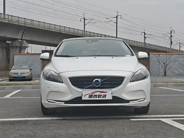 Volvo V40 2016