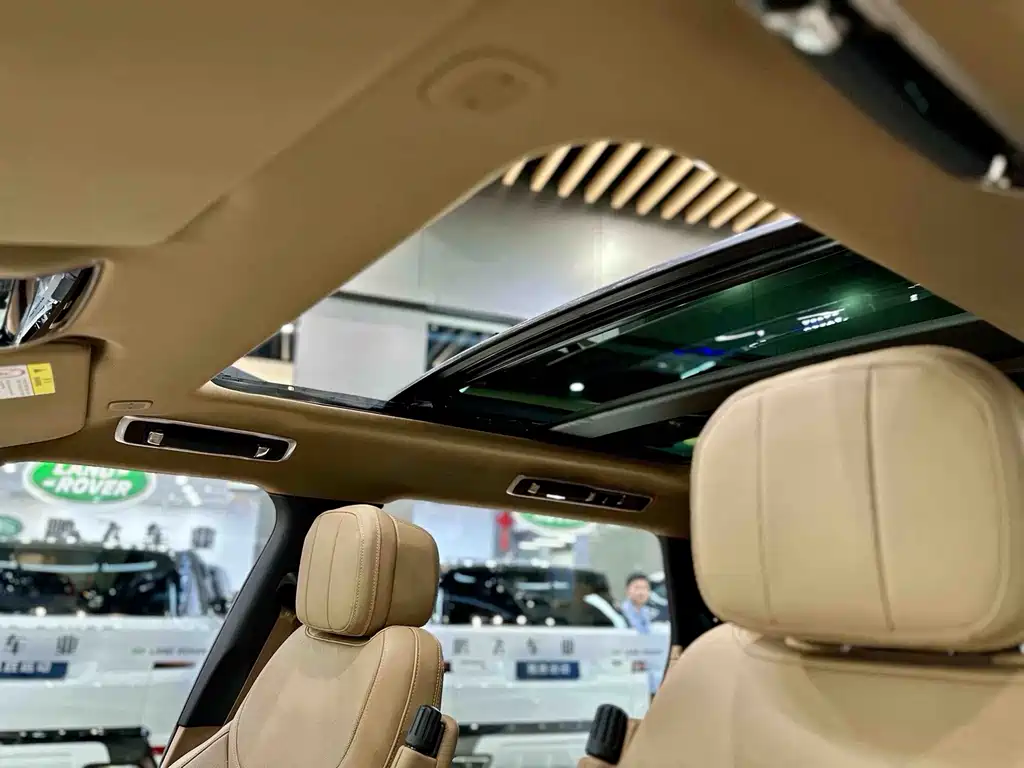 Land Rover Range Rover 2024 — фото 17