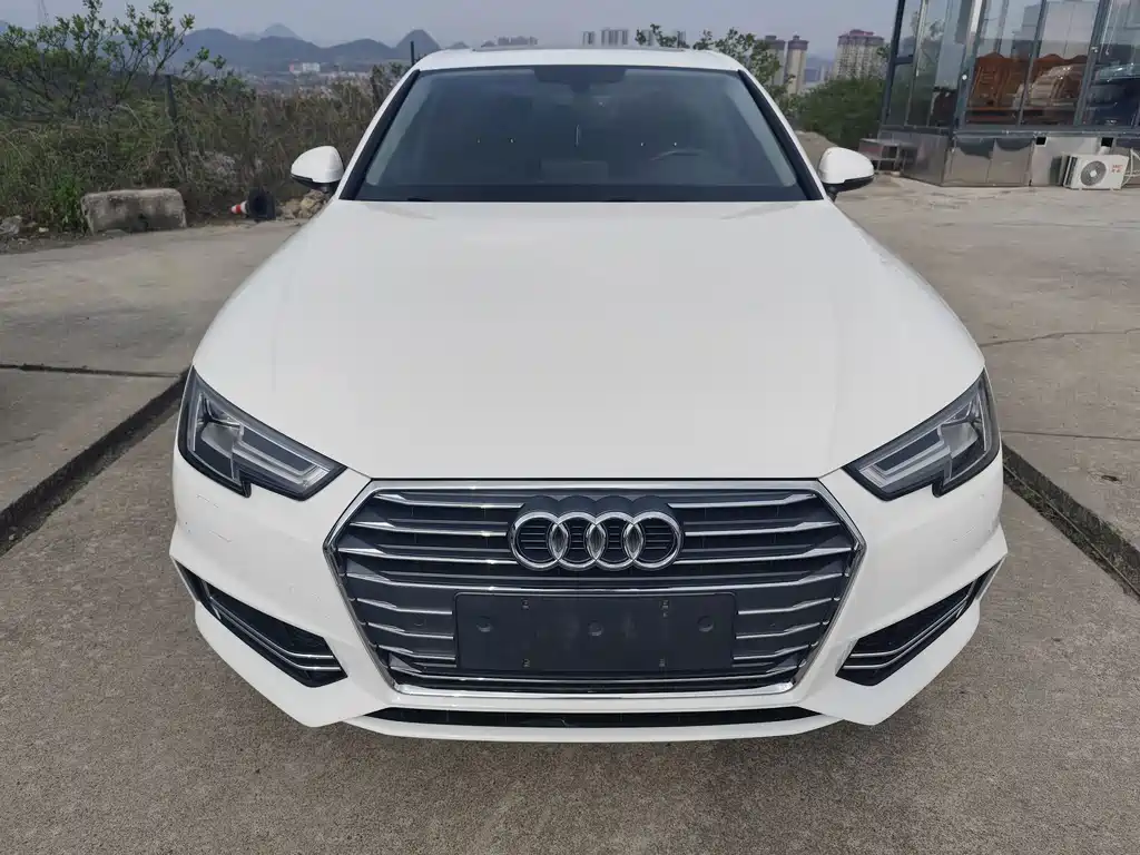 Audi A4L 2018 — фото 2