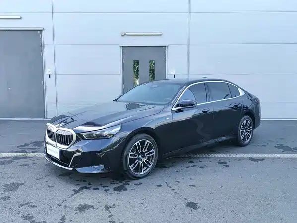 BMW 5 Series 2025