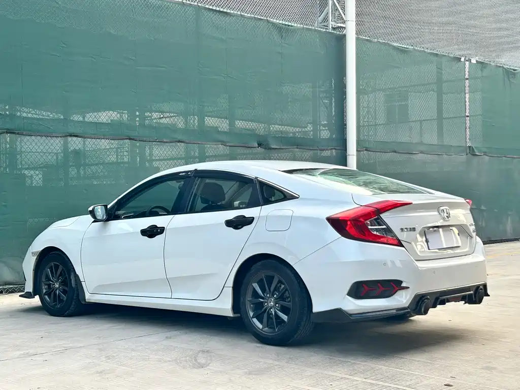 Honda Civic 2019 — фото 4