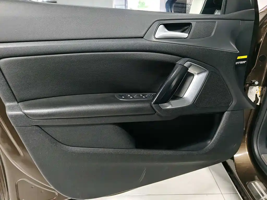 Peugeot 408 2015 — фото 13