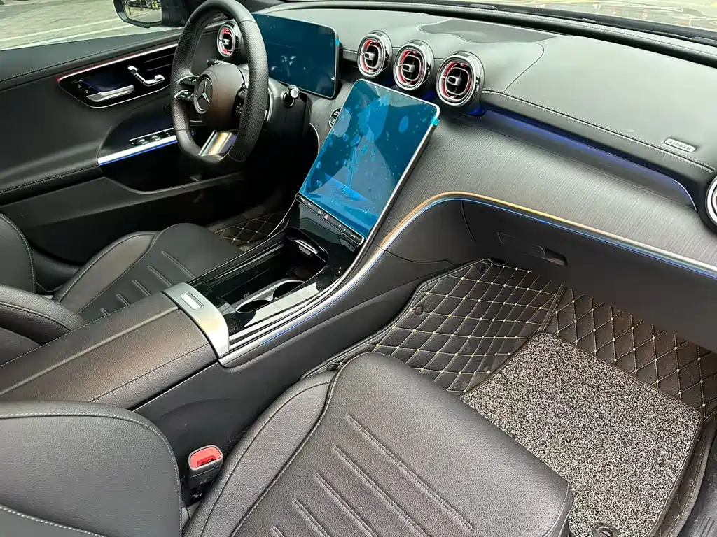 Mercedes-Benz C-Class 2023 — фото 3