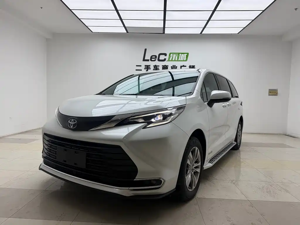 Toyota Sienna 2023