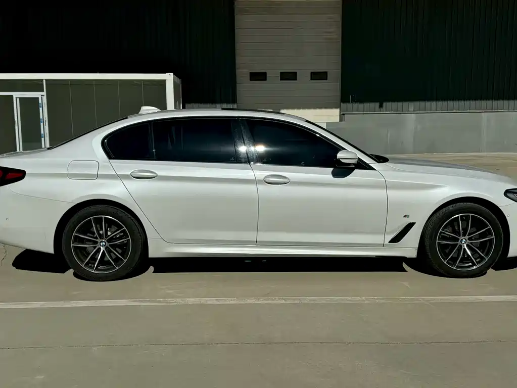 BMW 5 Series 2023
