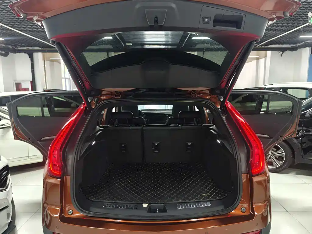 Cadillac XT4 2018 — фото 15