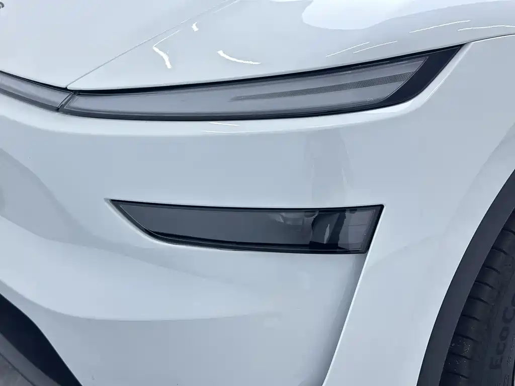 Tesla Model Y L 2025 — фото 11