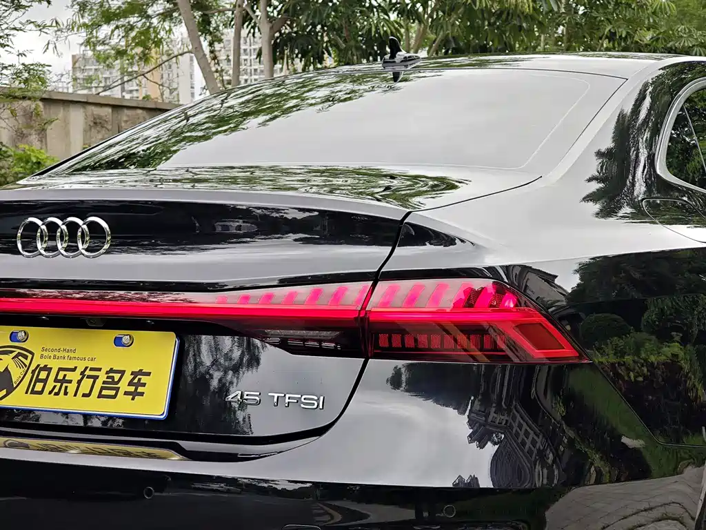 Audi A7L 2025 — фото 26