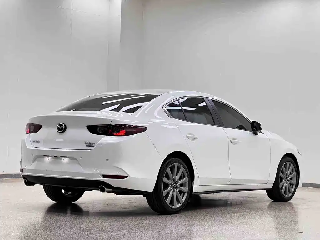 Mazda 3 Axela 2020 — фото 27