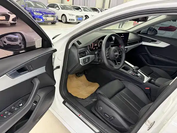 Audi A4L 2020