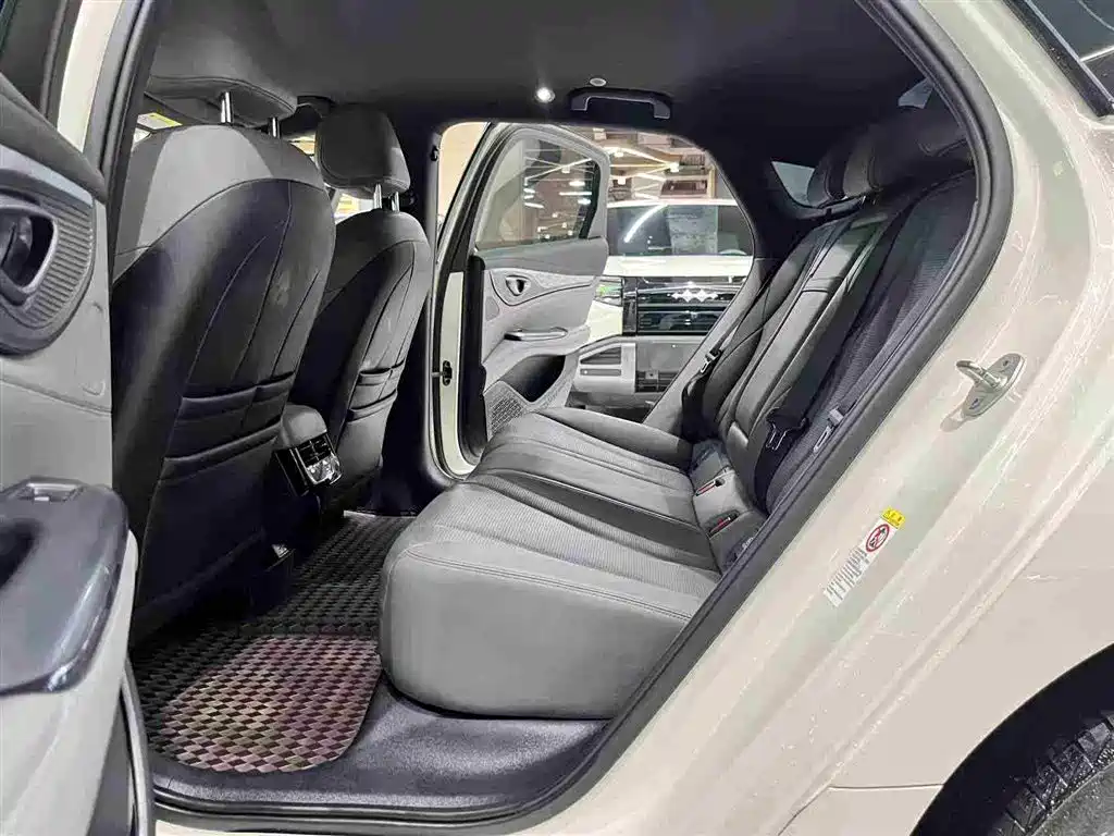 BYD Seal 2024 — фото 10