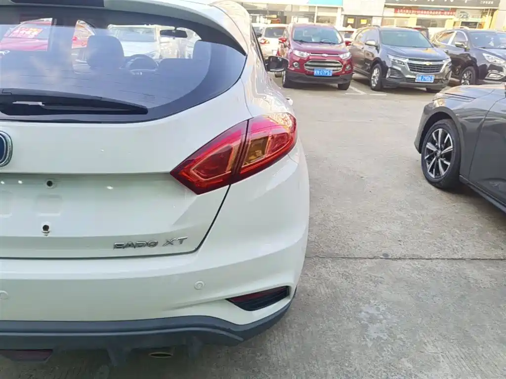 Changan Eado XT 2016 — фото 8