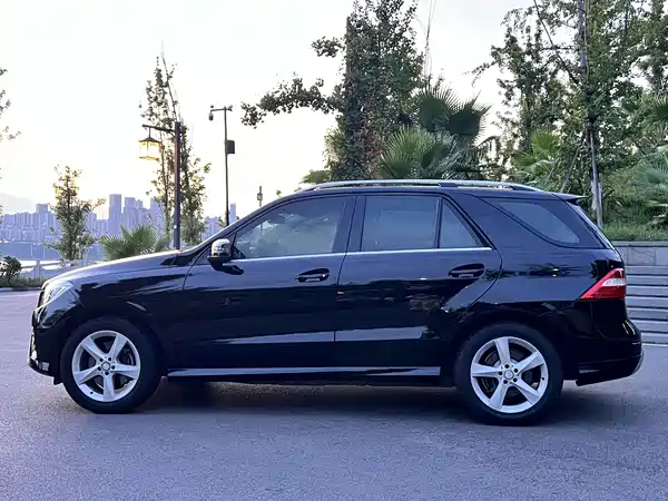 Mercedes-Benz M-Class 2014