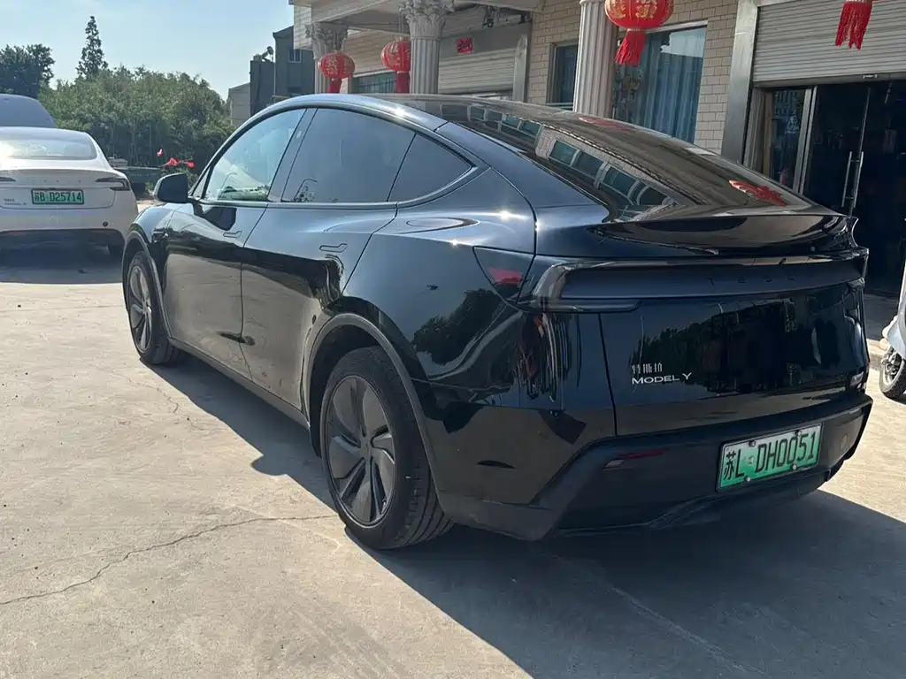 Tesla Model Y 2026 — фото 6