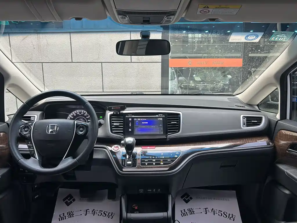 Honda Odyssey 2018 — фото 12