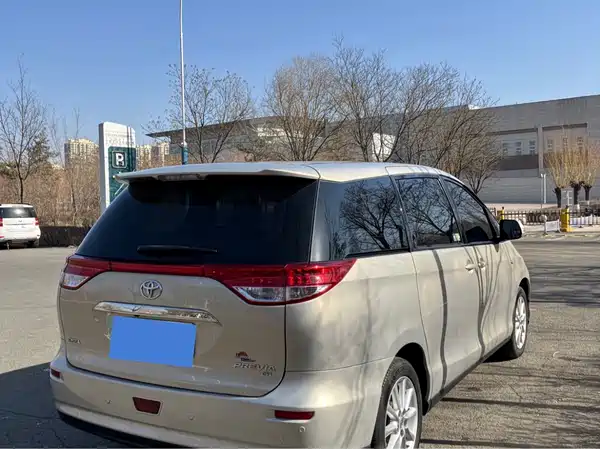 Toyota Previa 2012