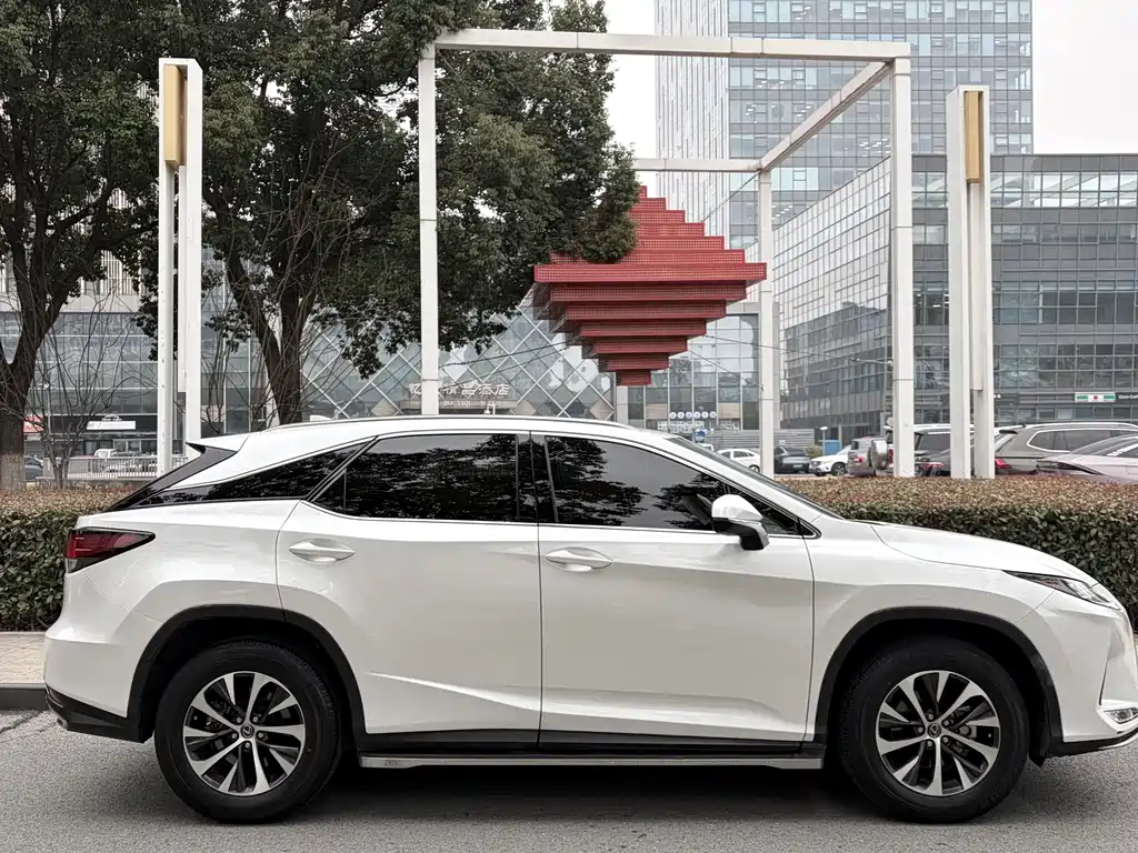 Lexus RX 2020 — фото 4