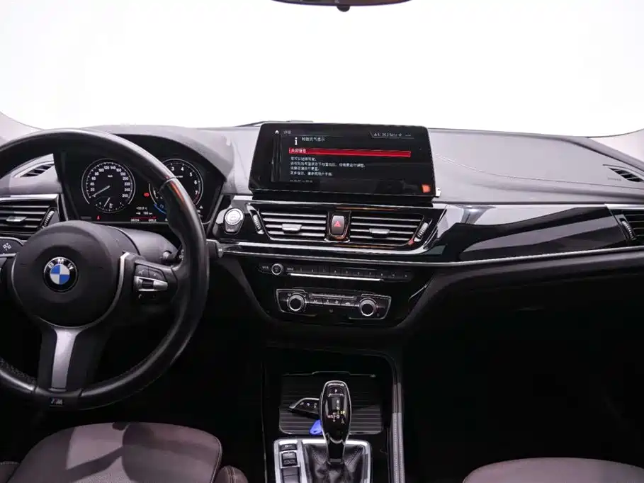 BMW 1 Series 2023 — фото 22