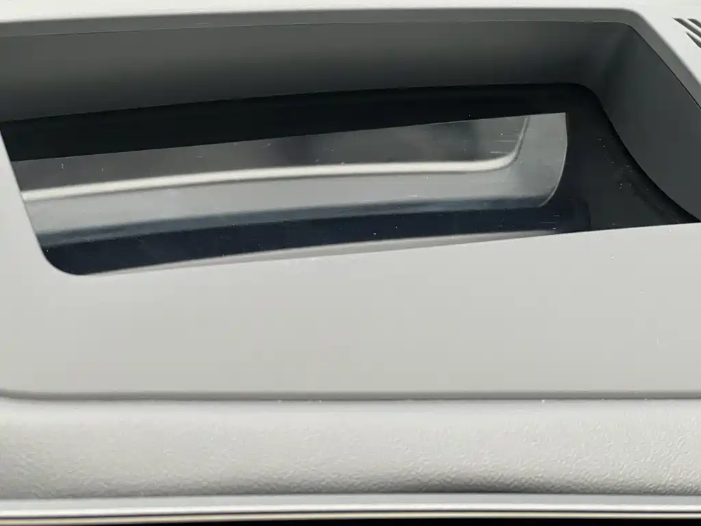 BMW 5 Series 2025 — фото 10