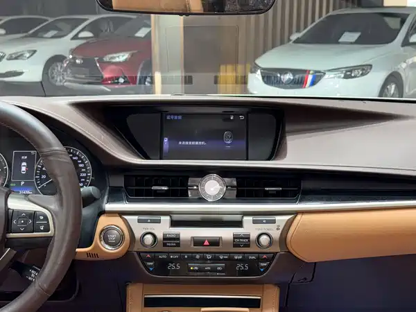 Lexus ES 2018