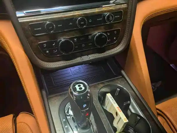 Bentley Bentayga 2024