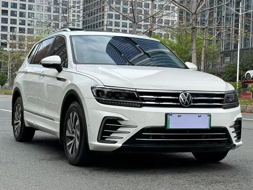 Volkswagen Tiguan L Plug-In Hybrid 2021 — фото 3