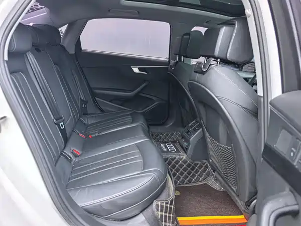 Audi A4L 2020