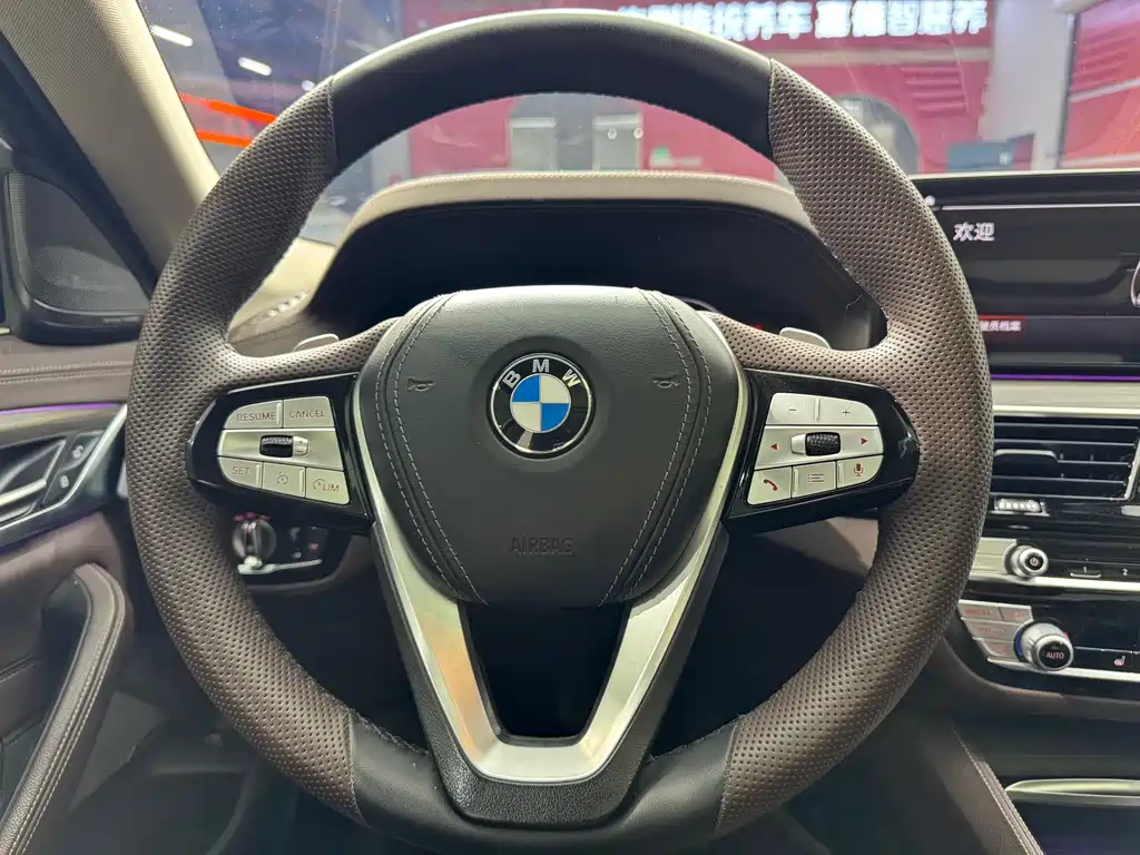 BMW 5 Series 2021 — фото 15