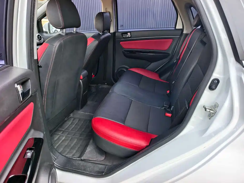 BAIC New Energy EX 2018 — фото 10